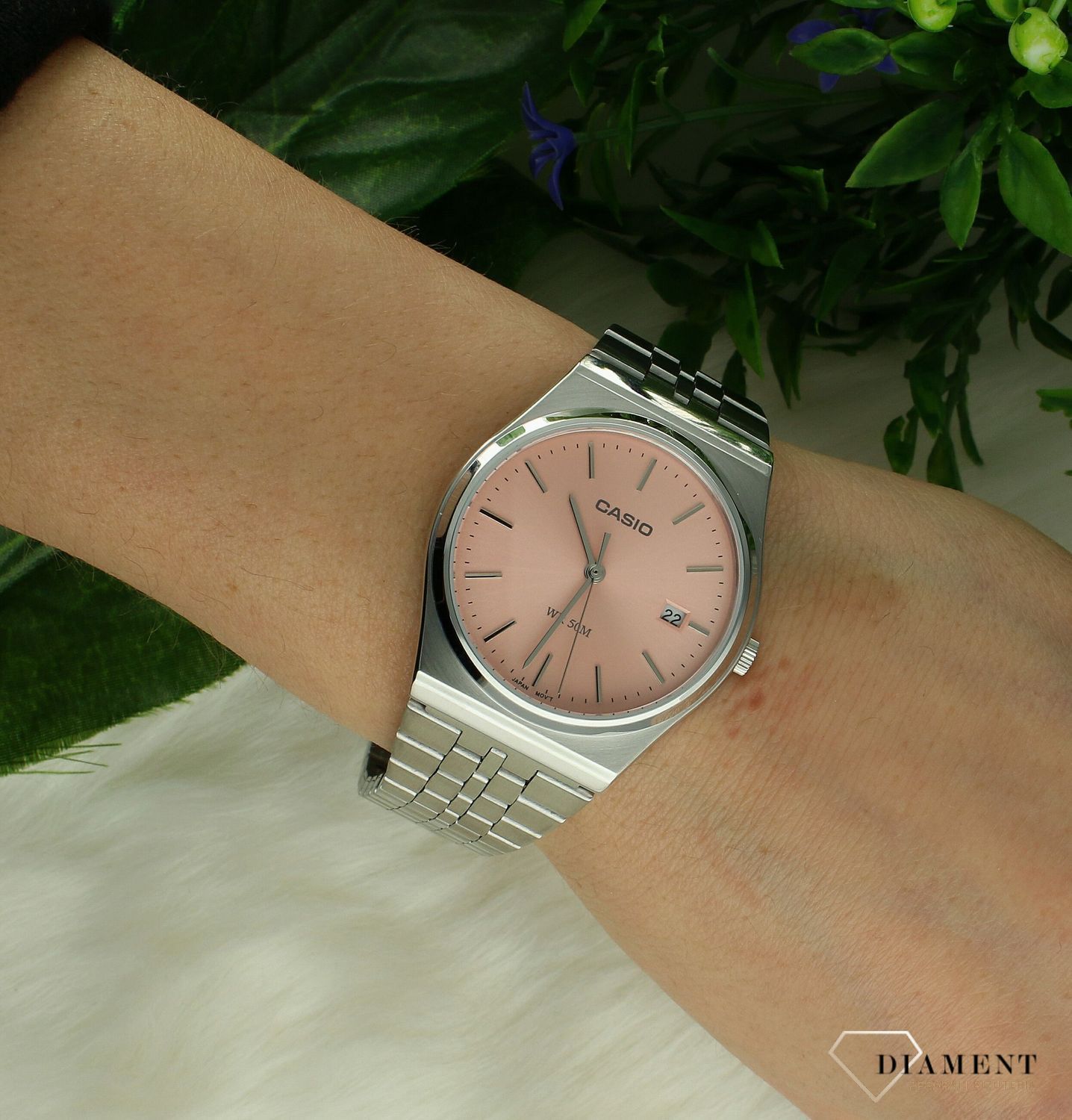 Zegarek Casio na srebrnej bransolecie MTP-B145D-4AVEF tarcza w kolorze różowego złota.jpg