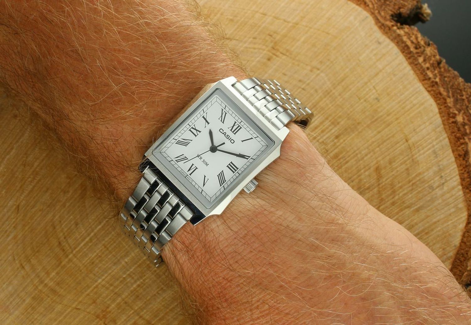 Zegarek Casio MTP-B190D-7BVEF – Zegarek Męski Kwarcowy z Białą Tarcza i Stalową Bransoletą.jpg