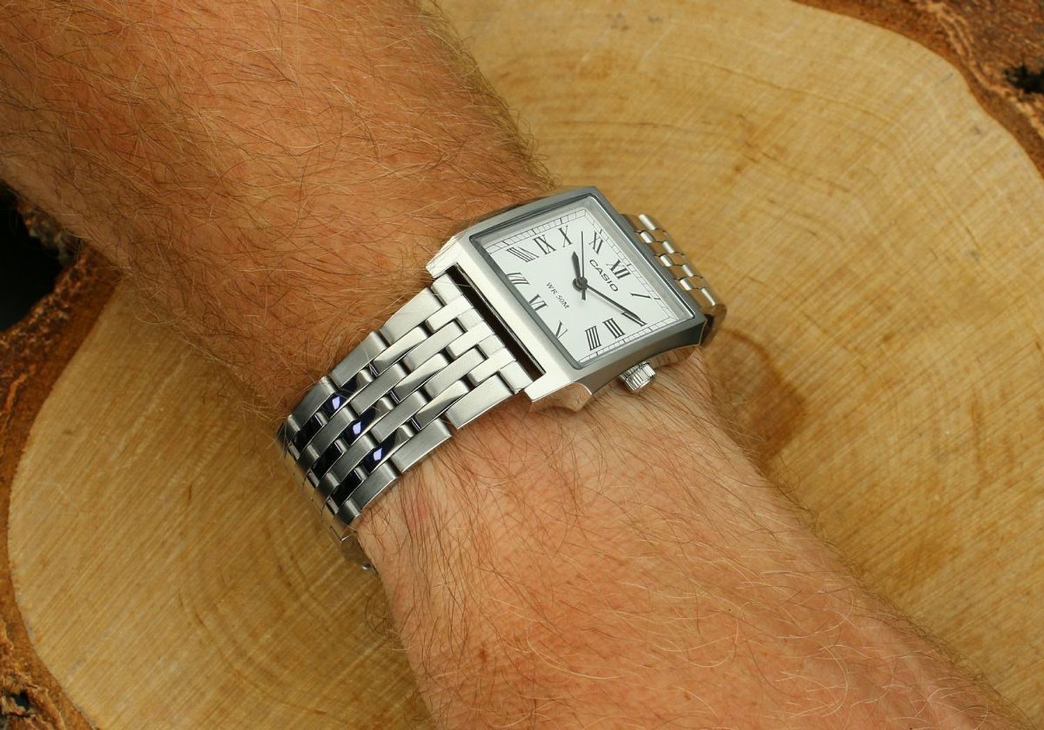 Zegarek Casio MTP-B190D-7BVEF – Zegarek Męski Kwarcowy z Białą Tarcza i Stalową Bransoletą.jpg