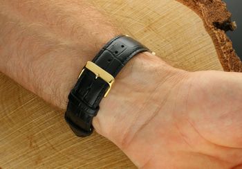 Elegancki zegarek męski Casio MTP-B190GL-7BVEF z białą tarczą, złotą kopertą i czarnym skórzanym paskiem. Mechanizm kwarcowy, wodoszczelność 5 ATM, szkło mineralne. Sprawdź teraz! (1).jpg