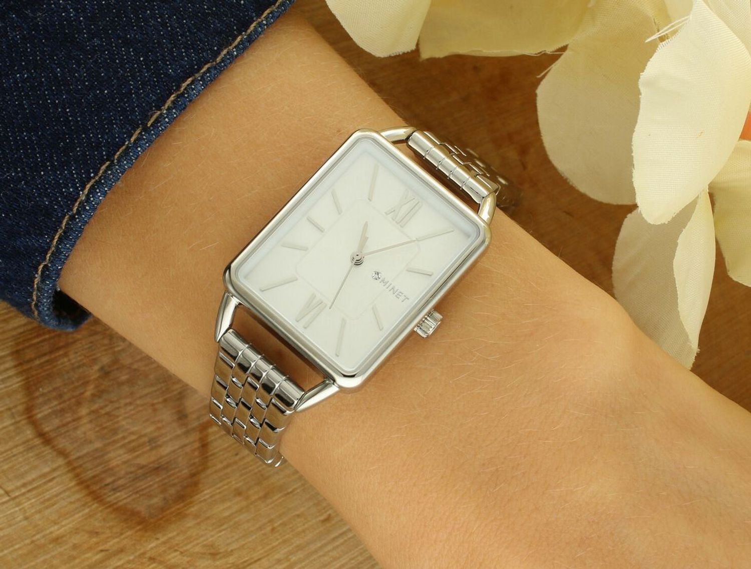 Odkryj MINET Siena – elegancki srebrny zegarek damski z kwadratową kopertą i mechanizmem Citizen Miyota. Idealny do codziennego noszenia i na prezent.1.jpg