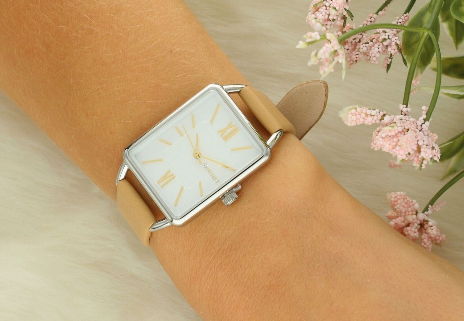 Zegarek MINET Siena MWL5417 – Damski zegarek srebrny z beżowym skórzanym paskiem.jpg