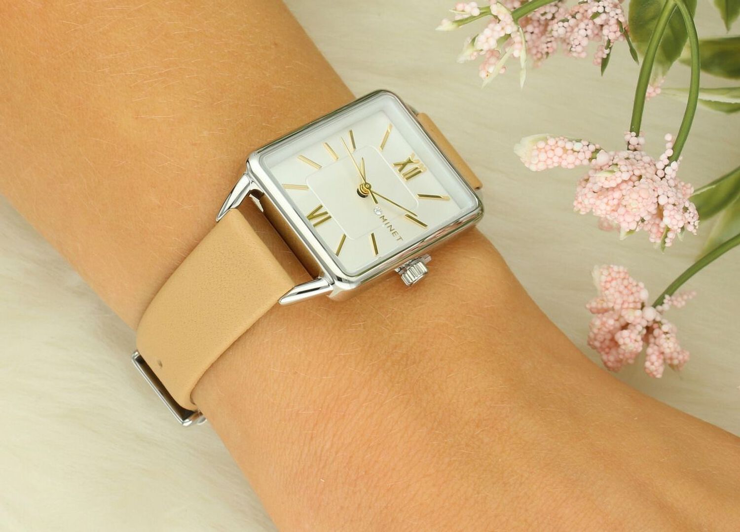 Zegarek MINET Siena MWL5417 – Damski zegarek srebrny z beżowym skórzanym paskiem.jpg