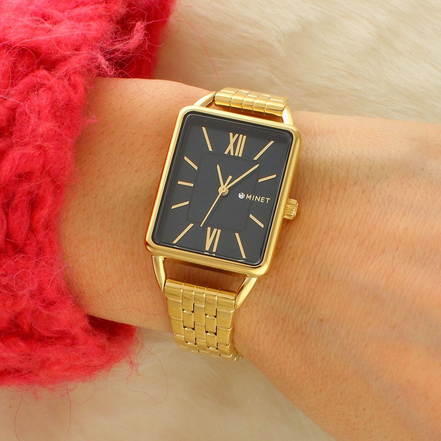 Minet MWL5423 to elegancki damski zegarek ze stali nierdzewnej z żółtym złoceniem i czarną tarczą z cyframi rzymskimi. Mechanizm kwarcowy Miyota, szkło mineralne, czeski kryształ, hipoalergiczna konstrukcja oraz wodoszcz12.jpg