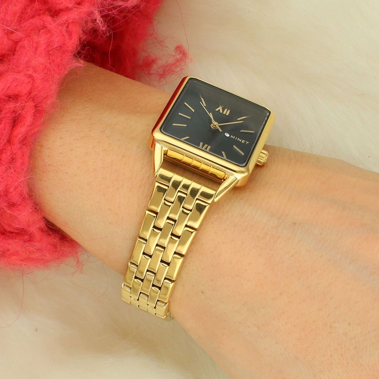 Minet MWL5423 to elegancki damski zegarek ze stali nierdzewnej z żółtym złoceniem i czarną tarczą z cyframi rzymskimi. Mechanizm kwarcowy Miyota, szkło mineralne, czeski kryształ, hipoalergiczna konstrukcja oraz wodoszcz12.jpg