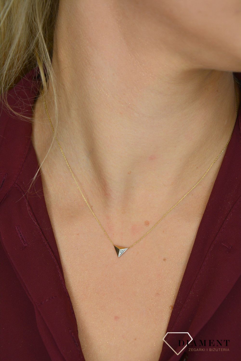 Złoty naszyjnik 375 'trójkąt z brylantem' 0660073497.jpg