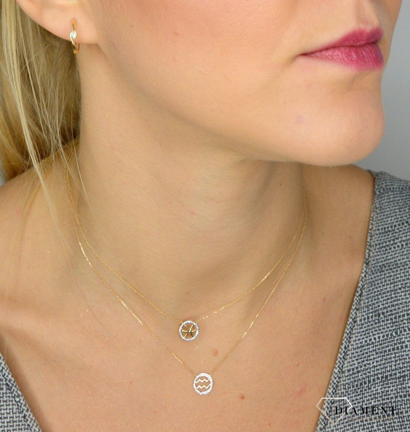 Złoty naszyjnik z brylantami znak zodiaku Wodnik N07637YC.jpg