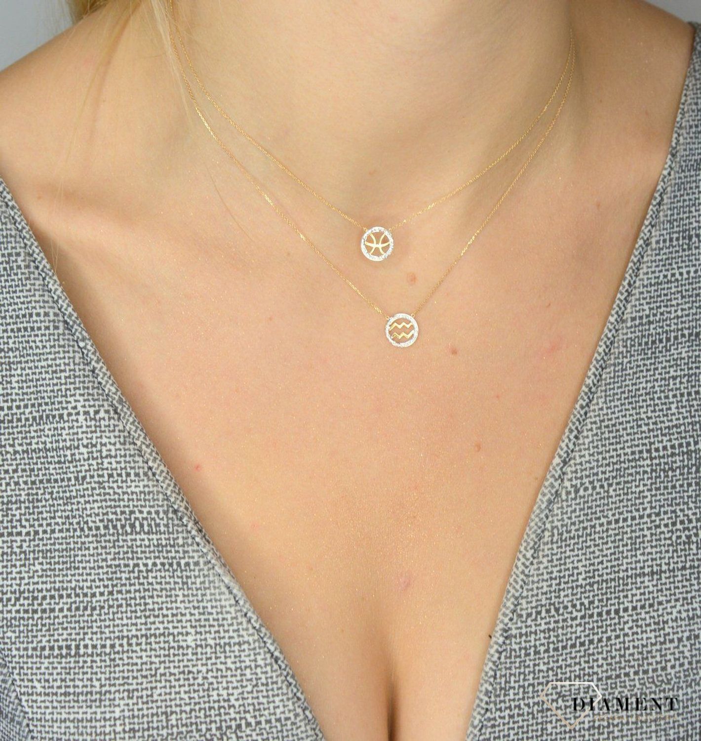 Złoty naszyjnik z brylantami znak zodiaku Wodnik N07637YC.jpg