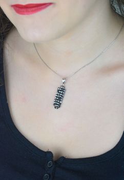 Srebrny naszyjnik Swarovski Stylish N1MESH3J z kryształami Jet Hematite. Elegancki design, długość 47 cm, wisiorek 4 cm. Idealny na prezent! (4).JPG