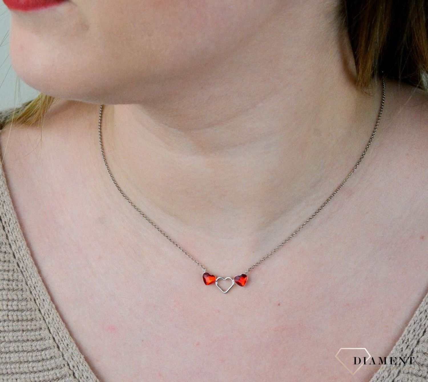 Srebrny naszyjnik trzy Czerwone Serca Swarovski Crystals 925 N280862LSI-S.jpeg