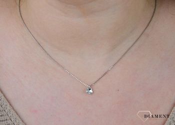 Srebrny naszyjnik  Kryształowy Kwiatek  Swarovski Crystals 925 N47446C-L . Biżuteria wykonana z najwyższej próby srebra z elementem o formie subtelnego kwiatka z kryształkami Swarowskiego (1).JPG