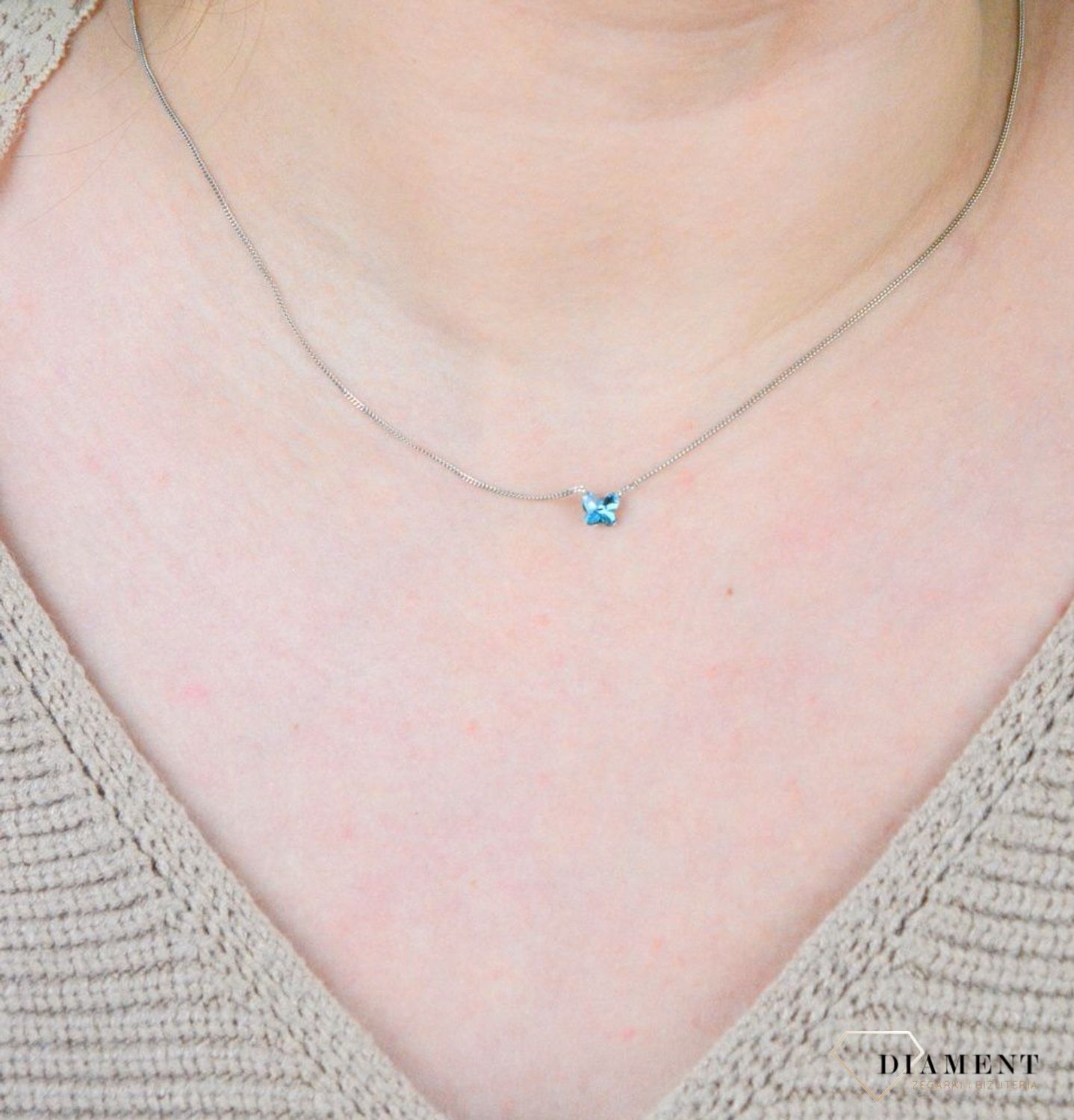 Srebrny naszyjnik  Błękitny Motylek  Swarovski Crystals 925 N47485AQ-S.jpg