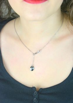 Naszyjnik ze srebra 925 z kryształem Swarovski® Silver Night. Stylowy i elegancki dodatek z regulowanym łańcuszkiem – idealny pomysł na prezent! (2).JPG