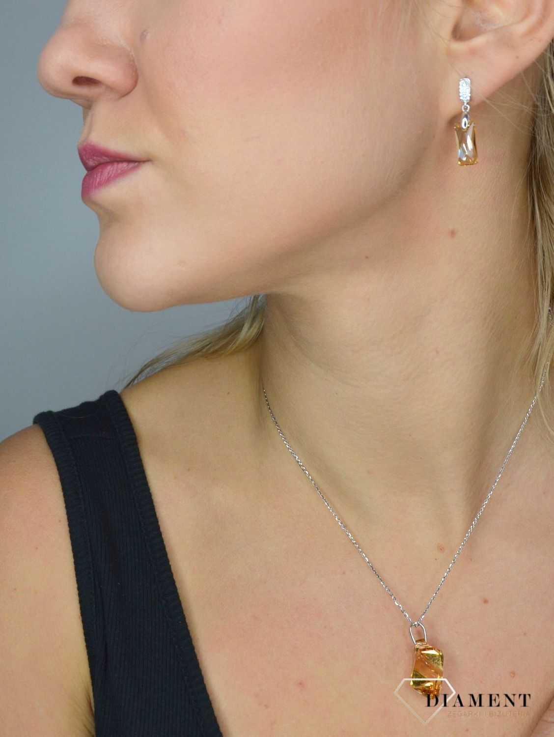 Naszyjnik srebrny Swarovski Golden Shadow N665022GS.jpg