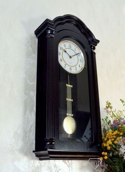 Zegar ścienny z wahadłem Drewniany zegar JVD N9353.1. Zegary drewniane. Zegar drewniany brązowy, drewno wenge. Zegar ścienny z wahadłem.  (3).JPG