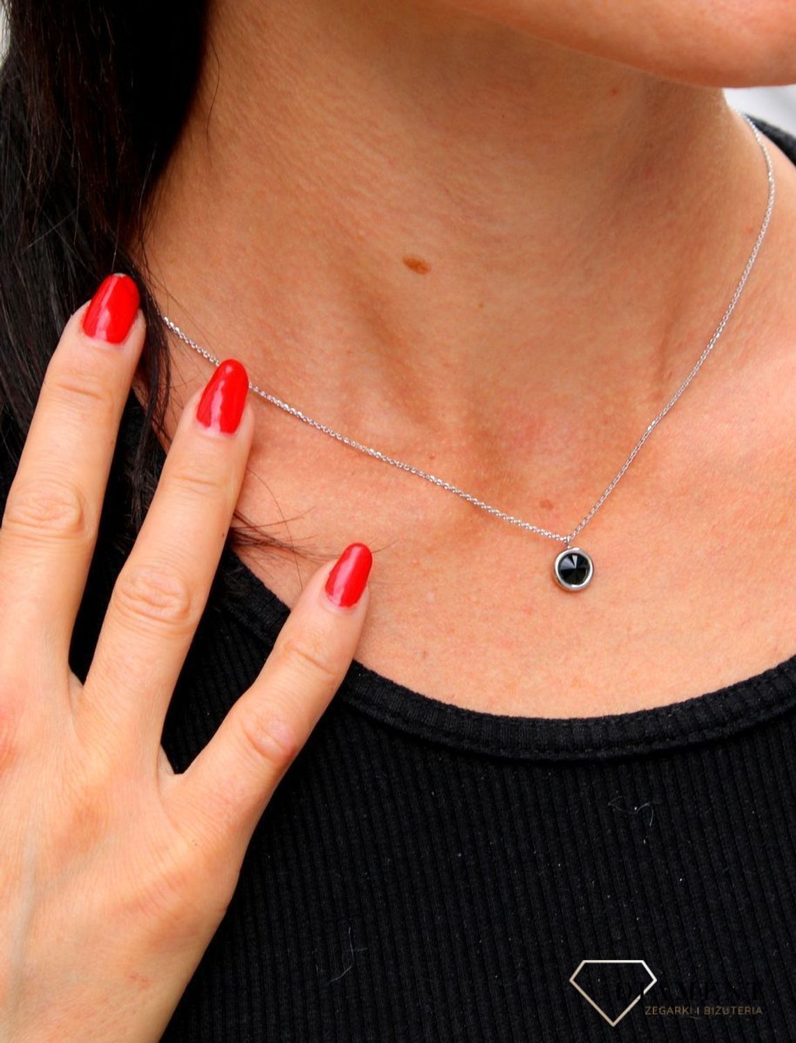 Naszyjnik Swarovski srebrny Urodzinowe Kamienie Onyx Okrągła zawieszka kolor Jet NB1122SS29J.jpg