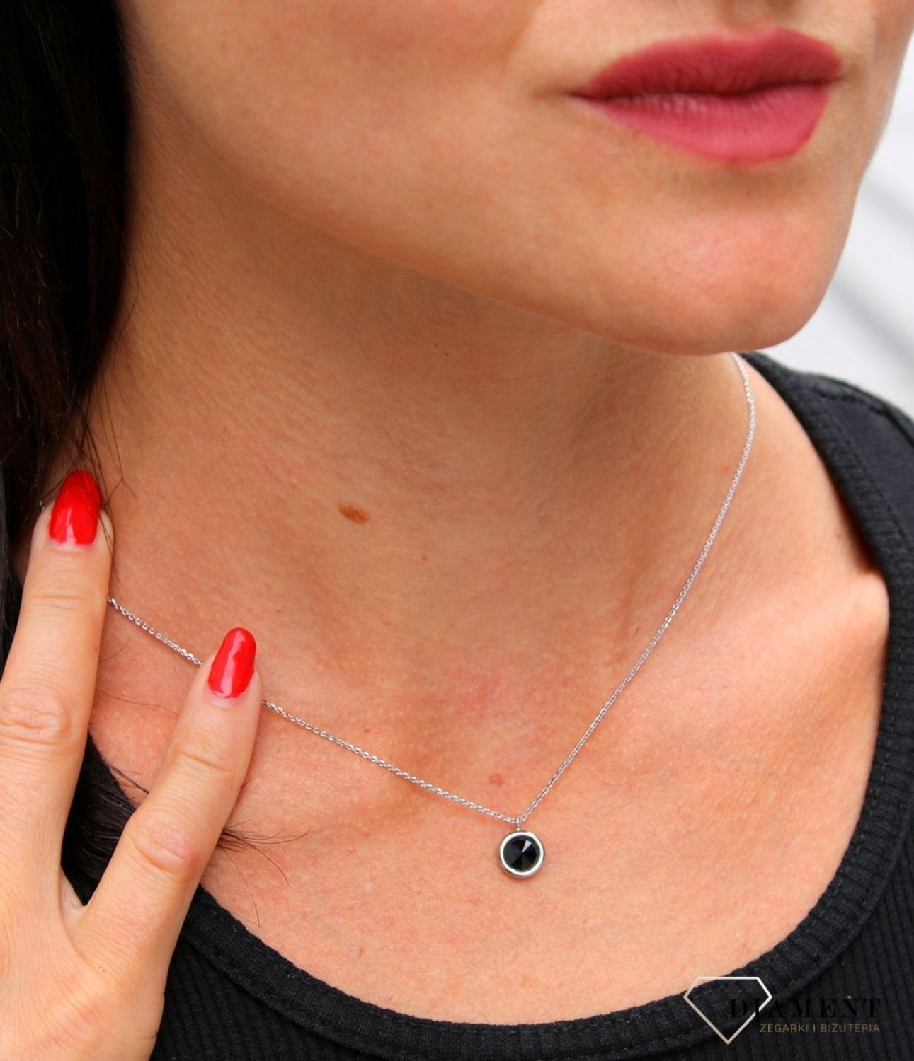 Naszyjnik Swarovski srebrny Urodzinowe Kamienie Onyx Okrągła zawieszka kolor Jet NB1122SS29J.jpg