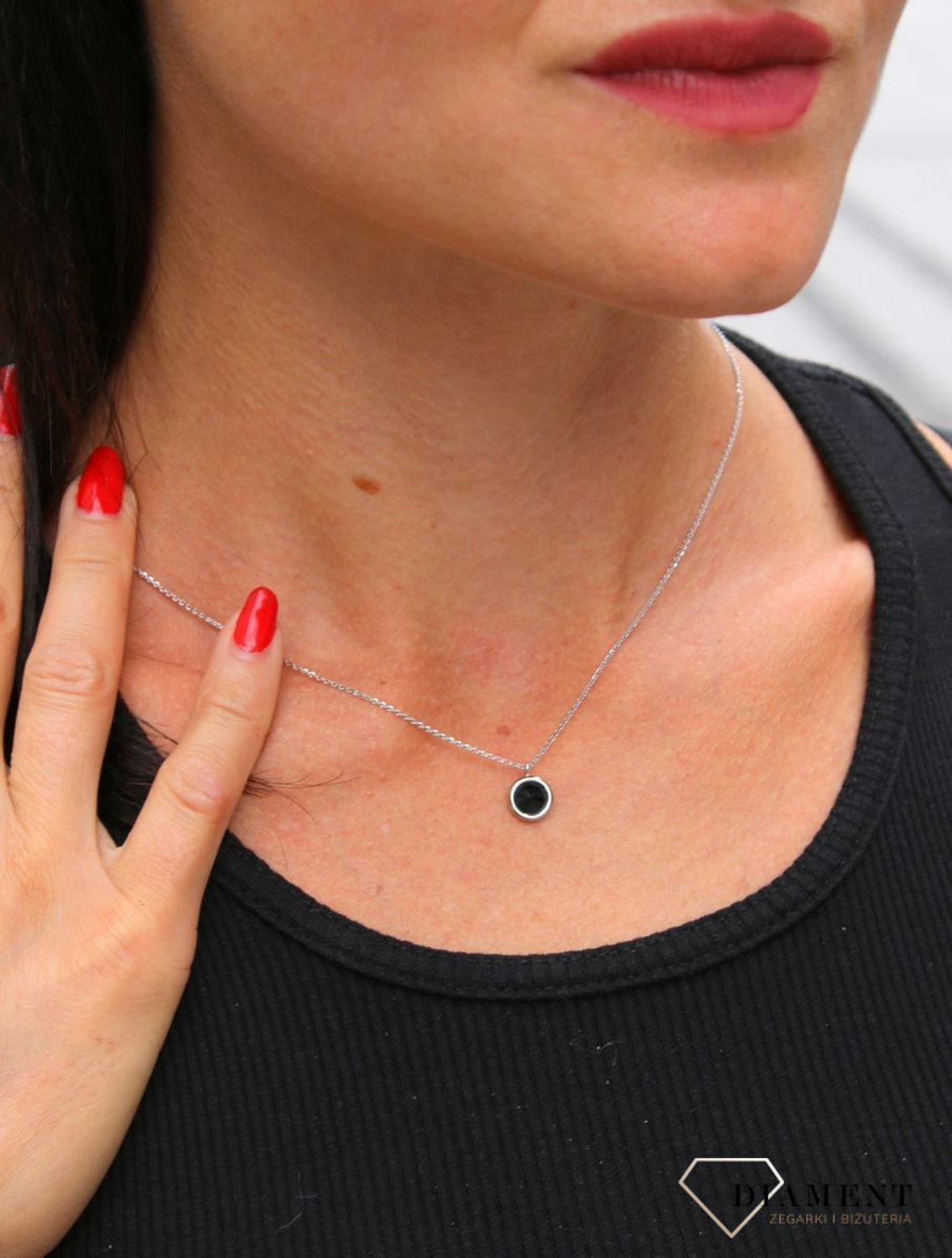 Naszyjnik Swarovski srebrny Urodzinowe Kamienie Onyx Okrągła zawieszka kolor Jet NB1122SS29J.jpg