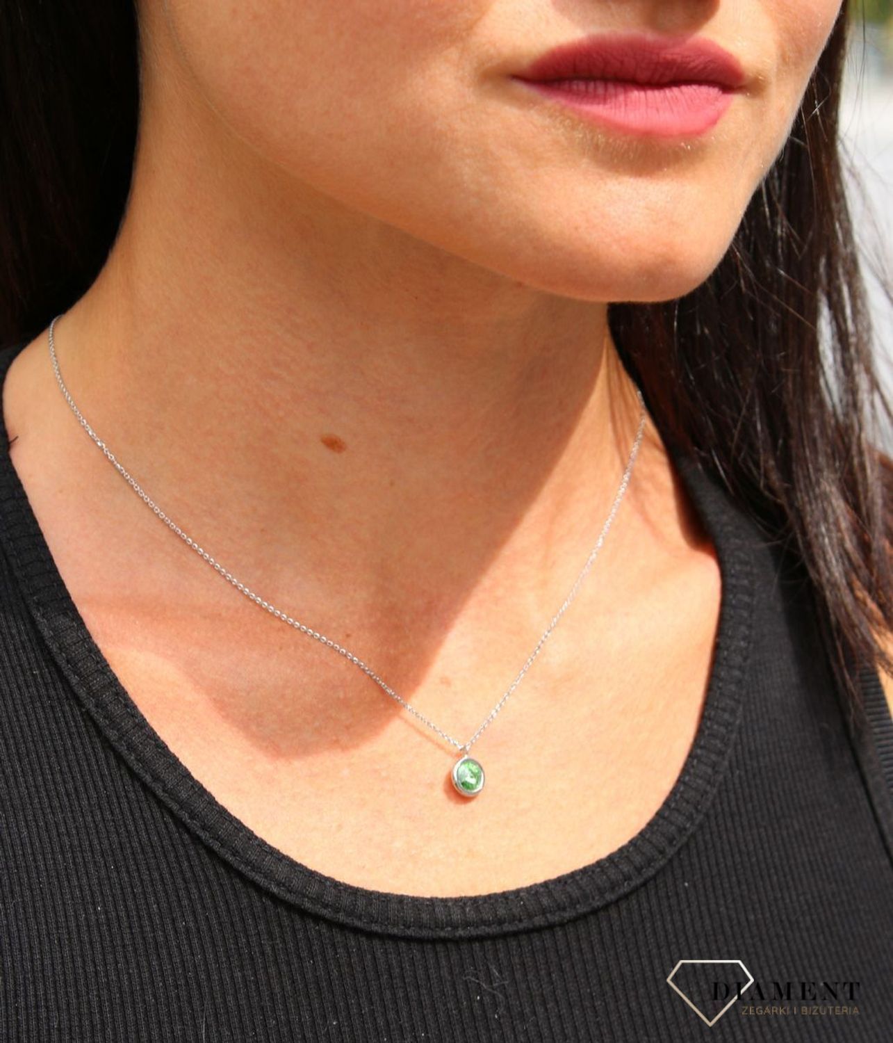 Naszyjnik Swarovski srebrny Urodzinowe Kamienie Peridot Okrągła zawieszka NB1122SS29PE.JPG