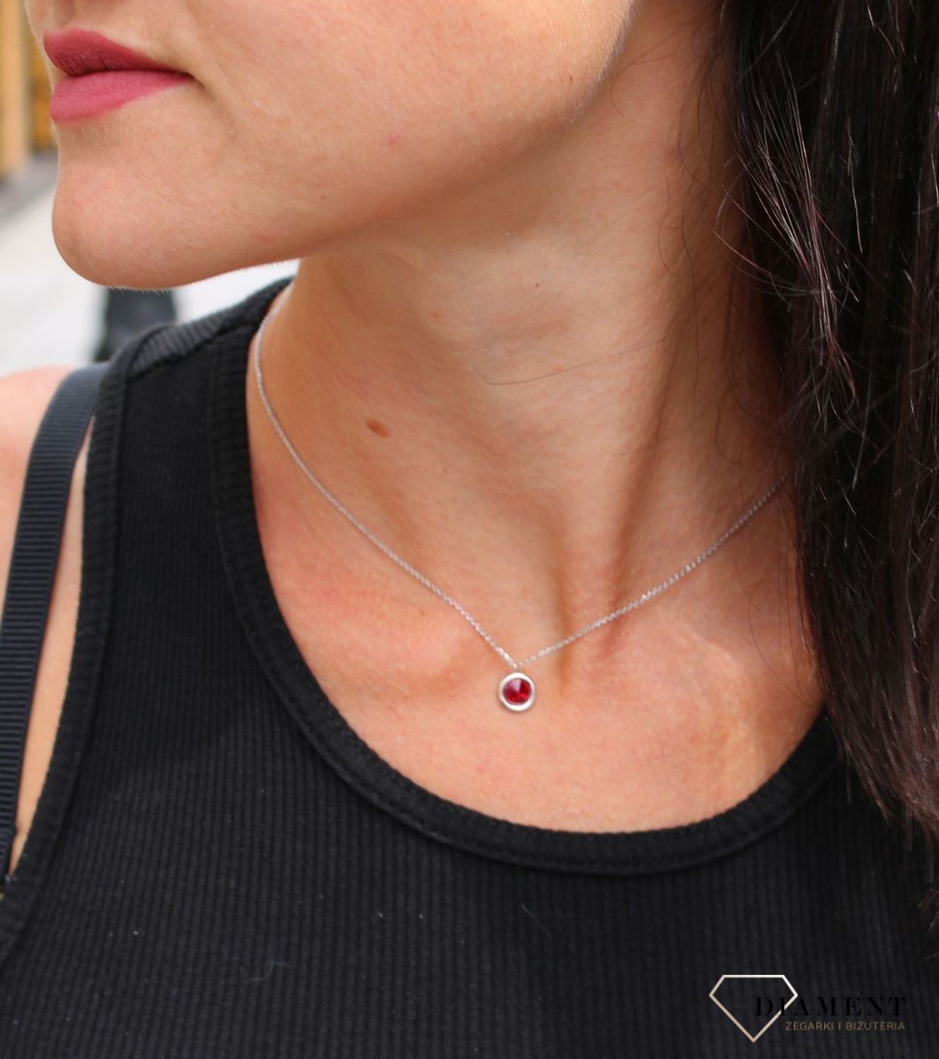 Naszyjnik Swarovski srebrny Urodzinowe Kamienie Garnet Okrągła zawieszka kolor Siam NB1122SS29SI.jpg