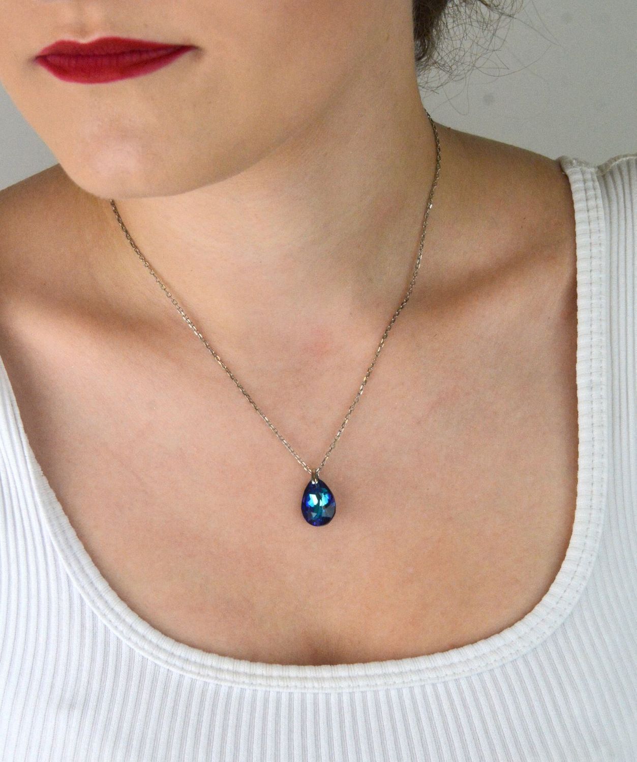 Elegancki naszyjnik Spark Two Faces NBACK6433BB wykonany ze srebra próby 925 pokrytego platyną, ozdobiony kryształami Bermuda Blue i Aqua Shimmer. Długość 59 cm (42 cm + 17 cm przedłużki). Ideal.jpg