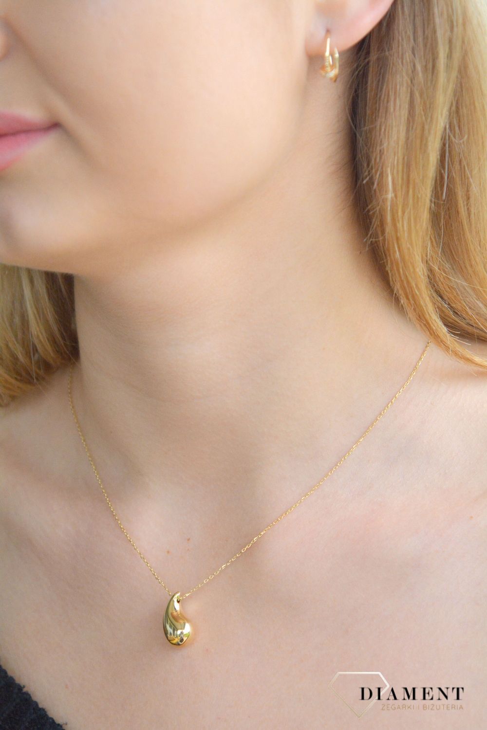 Złoty naszyjnik damski 585 celebrytka z gładką zawieszką łezka NBTG001. Złoty naszyjnik damski. Złoty naszyjnik z gładką zawieszką. N.jpg