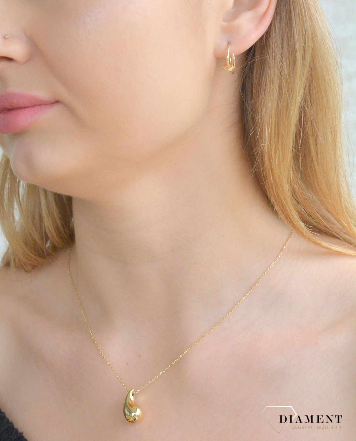 Złoty naszyjnik damski 585 celebrytka z gładką zawieszką łezka NBTG001. Złoty naszyjnik damski. Złoty naszyjnik z gładką zawieszką. N.jpg