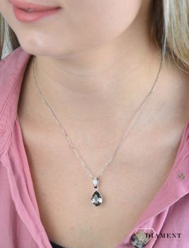 Naszyjnik Classy Pear NC432014G. Naszyjnik wykonany ze srebra próby 925 oraz ekskluzywnych kryształów Swarovski® crystals w kolorze Greige (2).JPG