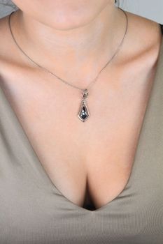 Naszyjnik Srebrne Spark Swarovski Trapeze Silver Night ND473114SNvsdv (1).JPG