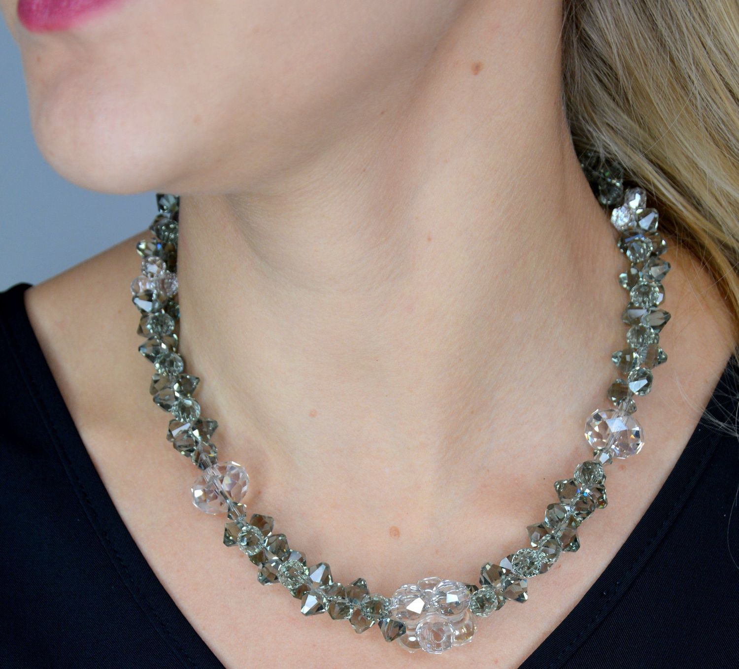 Naszyjnik Swarovski 'Szare magiczne kryształy' NE63015150.jpg