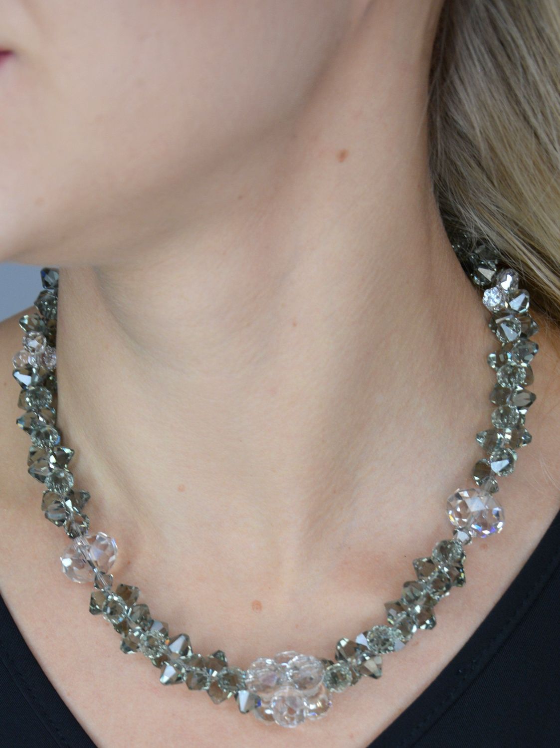 Naszyjnik Swarovski 'Szare magiczne kryształy' NE63015150.jpg