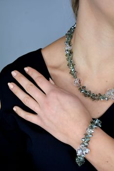 Naszyjnik Swarovski 'Szare magiczne kryształy' NE63015150 to piękny i bogaty naszyjnik typu kolia Swarovskiego z nietuzinkowymi kryształami.  , kolia swarovski, kolia z kryształami, (1 (10).JPG