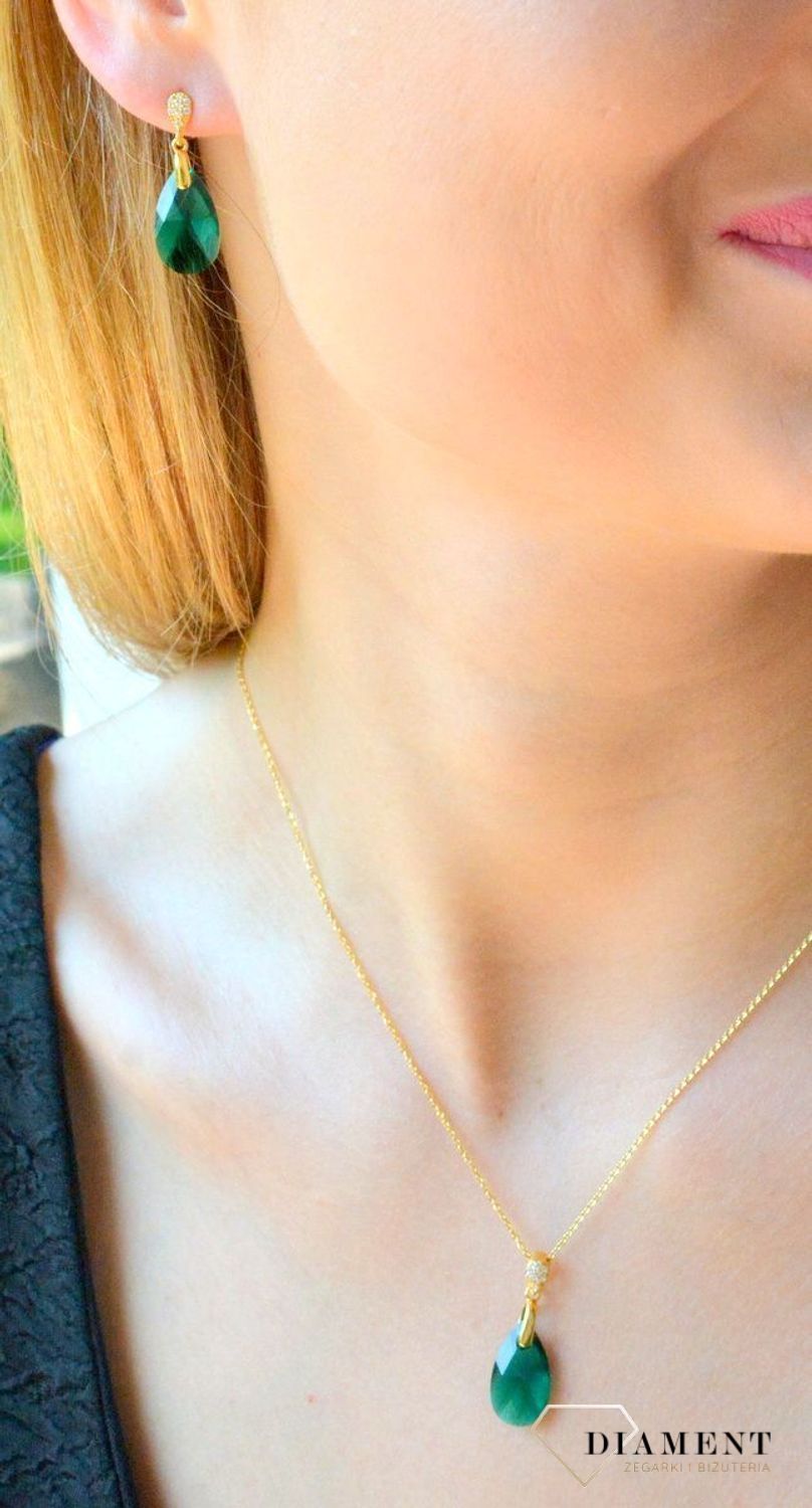 Naszyjnik damski pozłacany Swarovski z kryształem w kolorze Emerald NG610616EM. Naszyjnik damski pozłacany. Naszyjnik damski z kryształkiem Swarovskiego. Naszyjnik z zielonym kryształkiem. Naszyjnik damski Spark idea.jpg