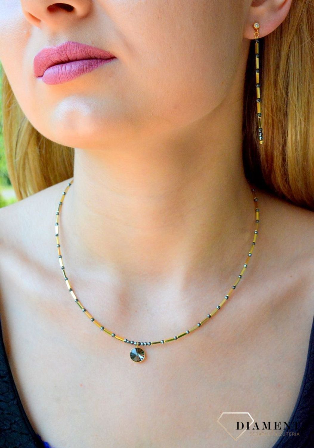 Naszyjnik damski pozłacany Swarovski Marigold w kolorze Silver Night NHEG1122SN.jpg