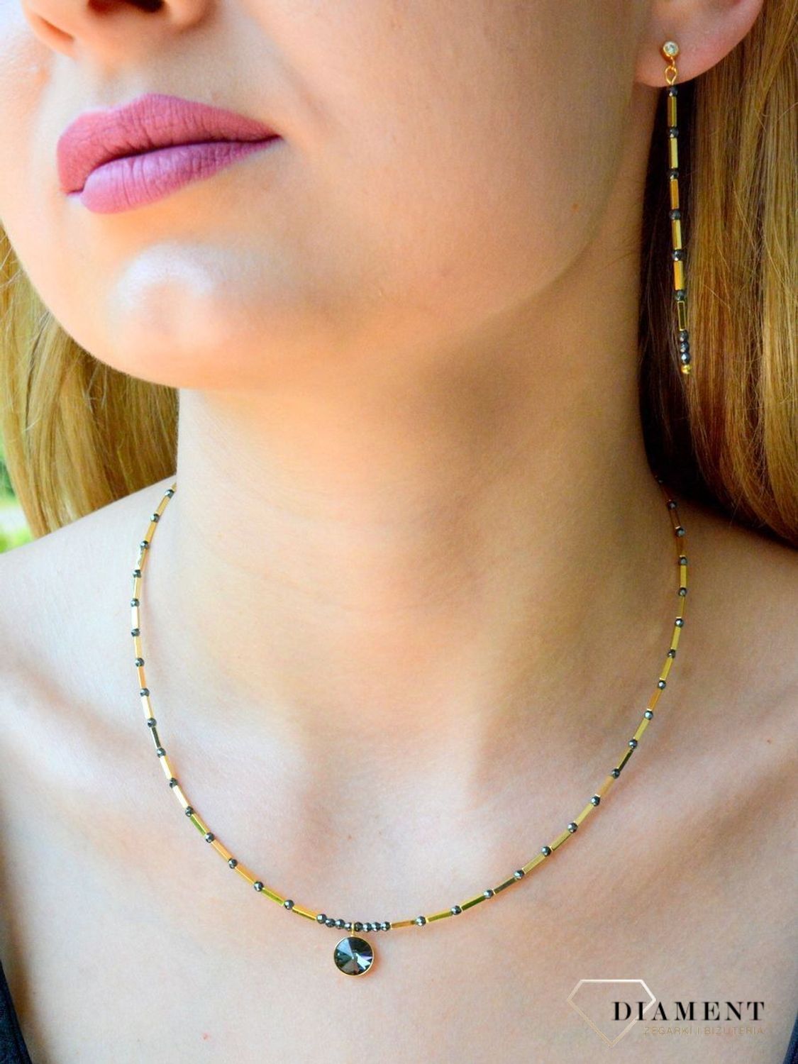 Naszyjnik damski pozłacany Swarovski Marigold w kolorze Silver Night NHEG1122SN.jpg