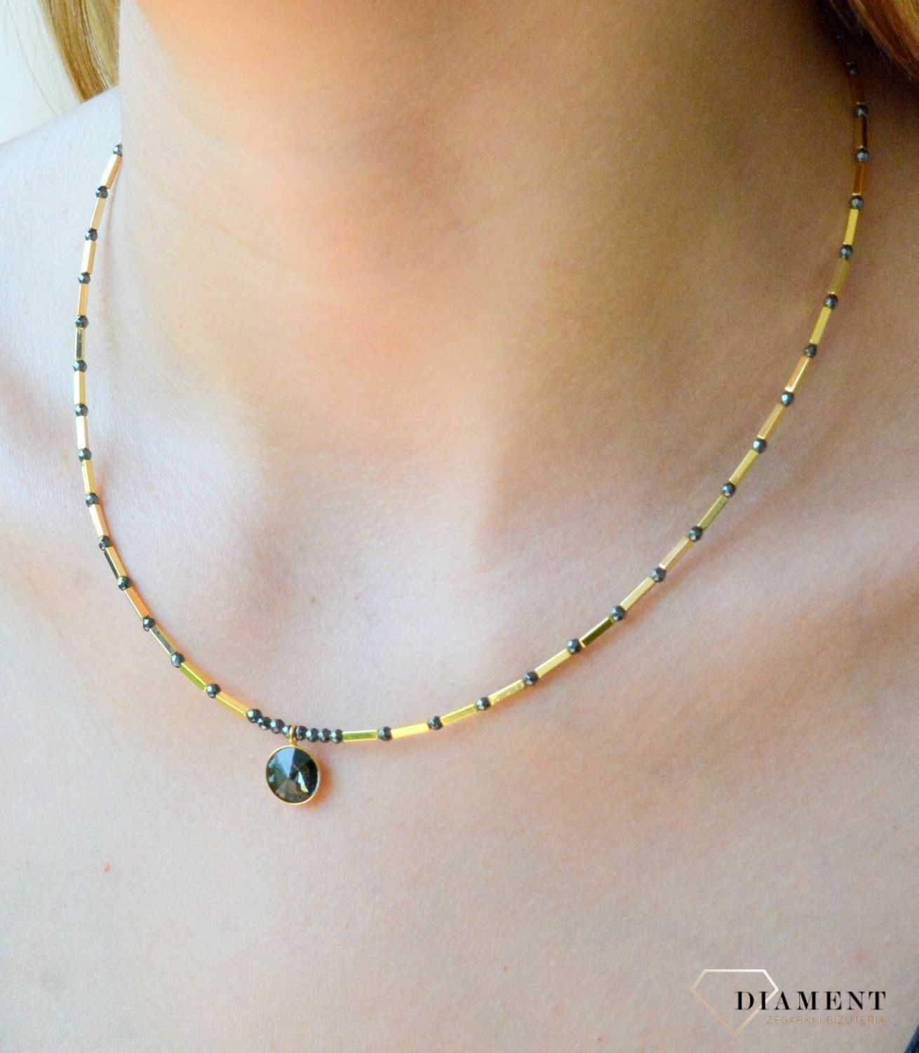 Naszyjnik damski pozłacany Swarovski Marigold w kolorze Silver Night NHEG1122SN.jpg