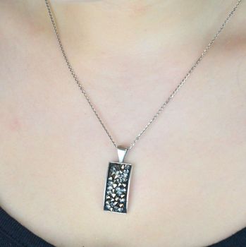 Elegancki naszyjnik ze srebra 925 z prostokątną zawieszką Swarovski® (3,3 cm). Stylowy dodatek z regulowanym łańcuszkiem – idealny na prezent dla kobiety (1).JPG