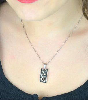 Elegancki naszyjnik ze srebra 925 z prostokątną zawieszką Swarovski® (3,3 cm). Stylowy dodatek z regulowanym łańcuszkiem – idealny na prezent dla kobiety (2).JPG