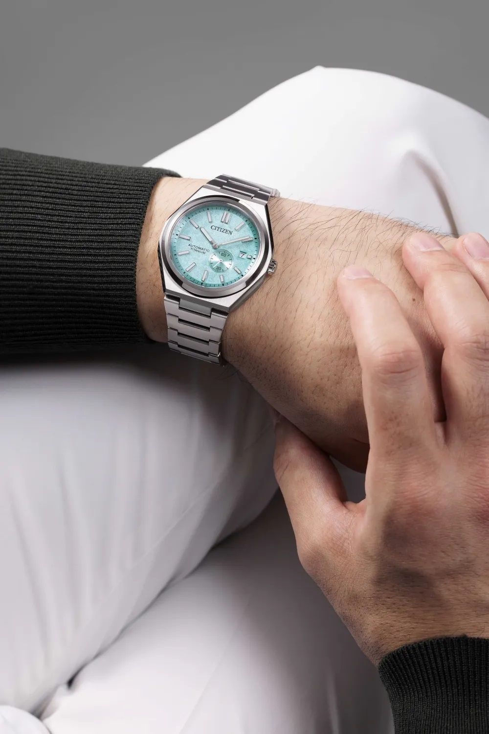 Zegarek męski Citizen Mechanical Small Second NJ0180-80M. Zegarek na bransolecie. Zegarek męski automatyczny. Zegarek męski tytanowy Citizen. Męski zegarek Citizen z tarczą Tiffany Blue. Męski automatyczny Citizen na prezent (4).jpg