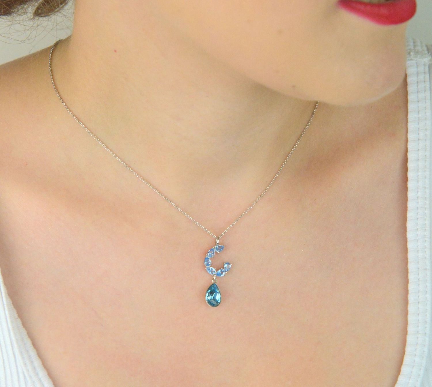 Naszyjnik Spark Gamberi NK4320AQAQ wykonany ze srebra próby 925, zdobiony austriackimi kryształami. Długość łańcuszka 47 cm z przedłużką. Eleganckie pudełko w zestawie.1.jpg