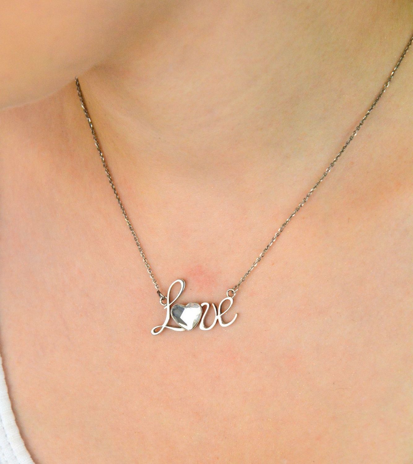 Naszyjnik damski srebrny 925 z napisem LOVE i kryształem Swarovski Elements, długość 42+5 cm. Romantyczna biżuteria idealna na prezent lub na co dzień1.jpg