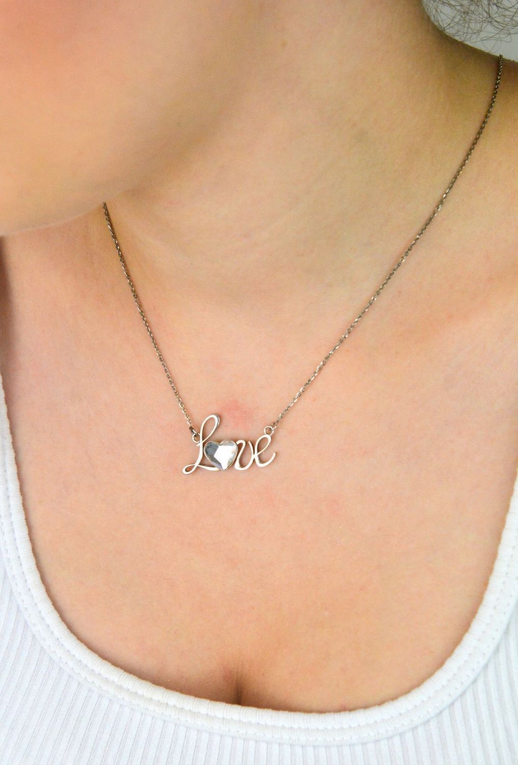 Naszyjnik damski srebrny 925 z napisem LOVE i kryształem Swarovski Elements, długość 42+5 cm. Romantyczna biżuteria idealna na prezent lub na co dzień1.jpg