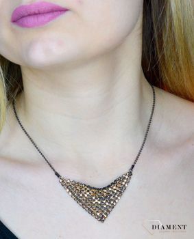 Srebrny naszyjnik z kryształem Swarovskiego w kolorze Rose Gold NMESH18RG. Naszyjnik wykonany ze srebra próby 925 oraz ekskluzywnych kryształów Swarovski® crystals w kolorze Rose Gold (3).JPG