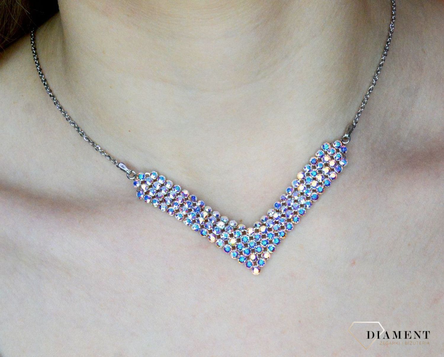 Naszyjnik Srebrny Spark Swarovski Classy V-shaped Aurore Boreale NMESHV4AB.jpg