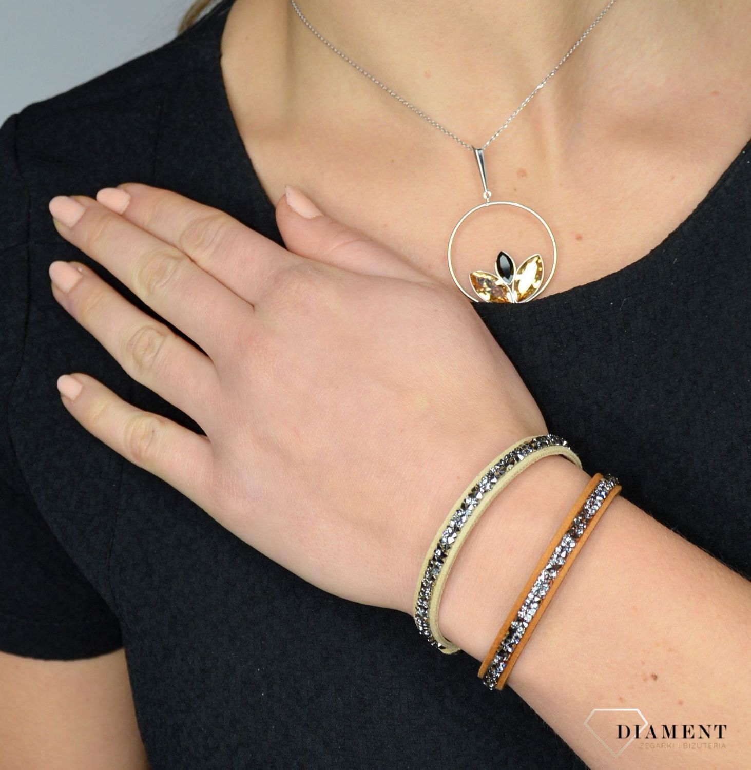 Naszyjnik damski Swarovski złoto czarny kwiat NRD42283JGS..jpg