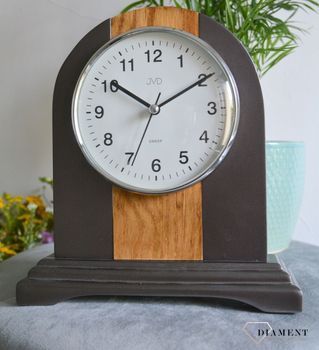 Zegar kominkowy drewniany JVD NS21020.2 to zegar kominkowy wykonany z drewna w kolorze antracytu i dębu. Piękny zegar do stylowego wnętrza. Zegar kominkowy z cichym mechanizmem (6).JPG