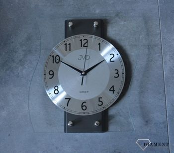 Ścienny zegar szklany z drewnem grafitowy NS21053.2 Nowoczesny zegar drewniany  ze srebrnymi cyframi. Zegary do nowoczesnego wnętrza.  (13).JPG