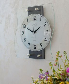 Ścienny zegar szklany z drewnem grafitowy NS21053.2 Nowoczesny zegar drewniany  ze srebrnymi cyframi. Zegary do nowoczesnego wnętrza.  (5).JPG