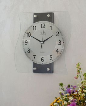 Ścienny zegar szklany z drewnem grafitowy NS21053.2 Nowoczesny zegar drewniany  ze srebrnymi cyframi. Zegary do nowoczesnego wnętrza.  (8).JPG