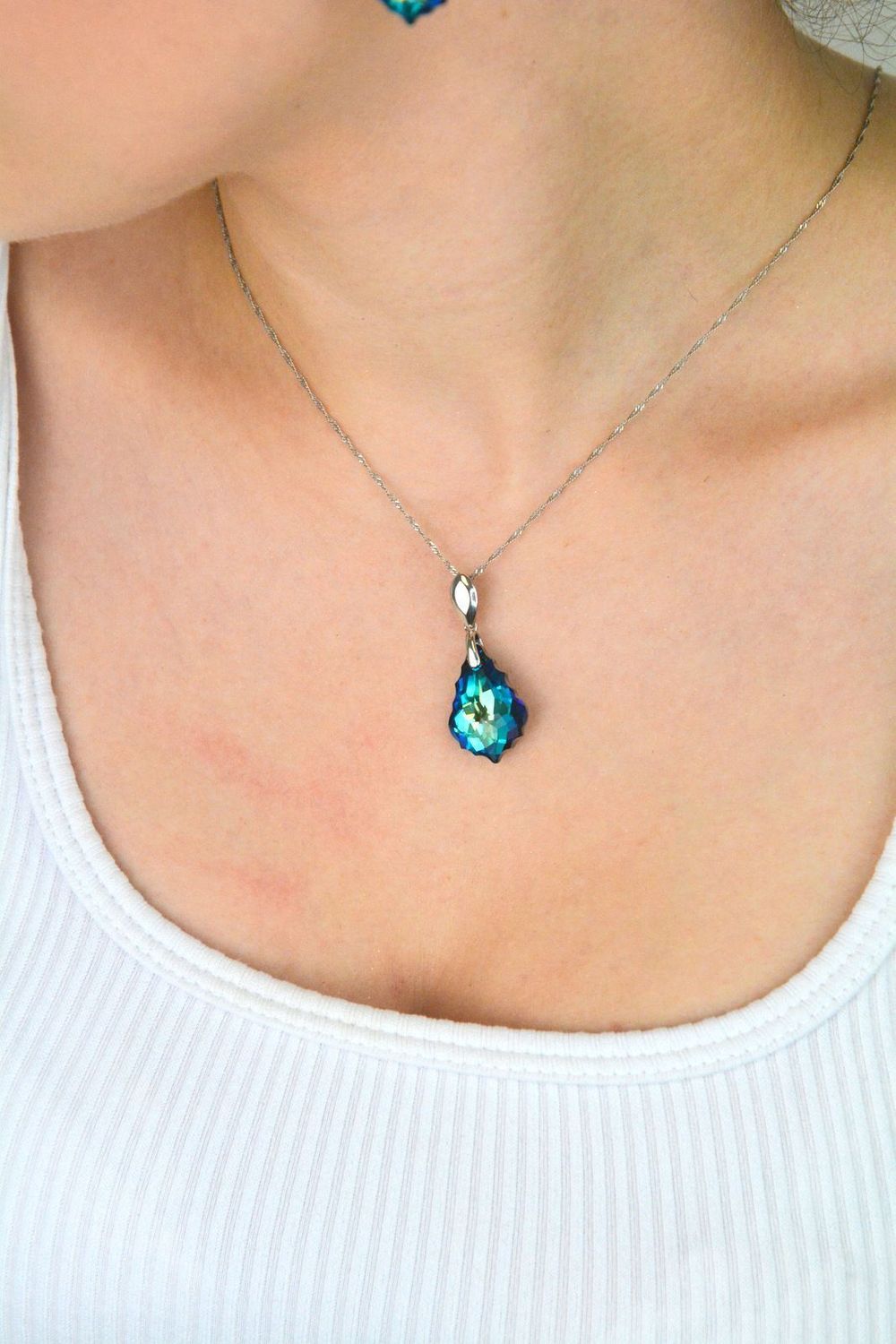 Naszyjnik srebrny próba 925 NS6090BB – Zawieszka łezka z kryształem Swarovski Bermuda Blue.jpg